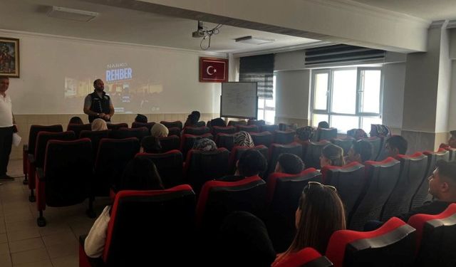 Narkotikten HEM kursiyerlerine seminer