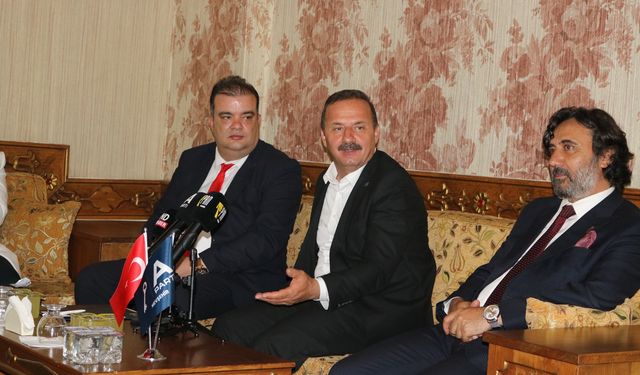Ağıralioğlu, basın mensupları ile bir araya geldi