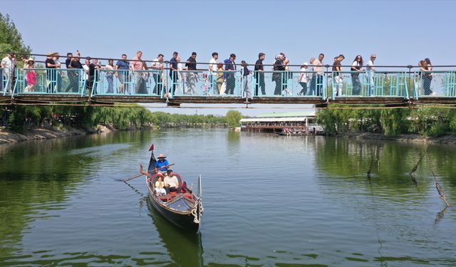 Kapadokya’nın büyülü atmosferinde bayram yoğunluğu