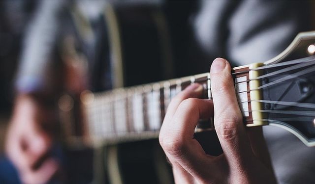 Müzik ve kara kalem kursları başlıyor