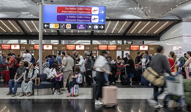 Bakan Uraloğlu duyurdu: Bayramda havayoluna 365 ek sefer!