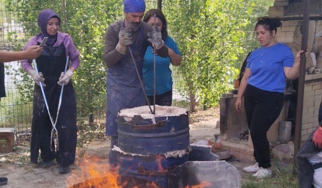 Öğrenciler 1300 derece sıcaklıkta eserlerini üretti