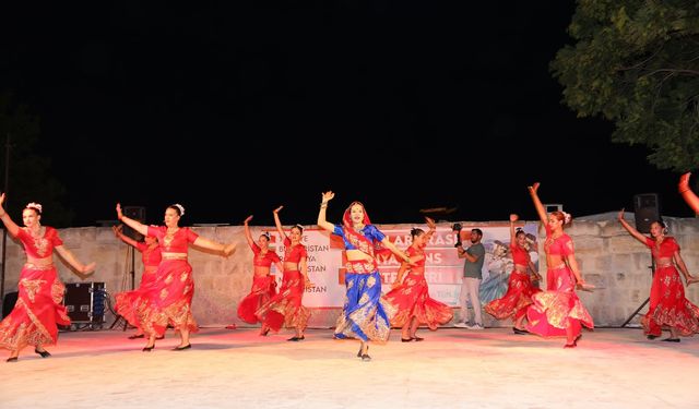 Ürgüp’te renkli festival coşkuyla sürüyor