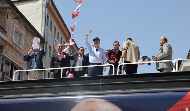 Ümit Özdağ, Nevşehir'de ziyaretlerde bulundu