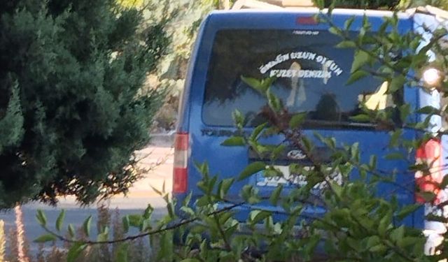 Nevşehir’de ticari araç orta refüje çıktı