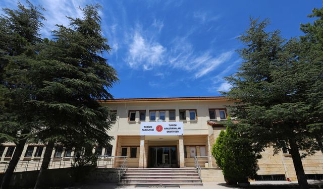 NEVÜ Turizm Araştırmaları Enstitüsü 156 öğrencisi alacak