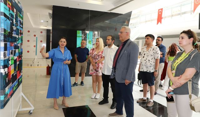 Katmanlar sergisi sanatseverlerin ilgi odağı oldu