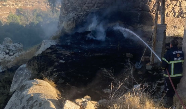 Nar'da arazide çıkan yangın söndürüldü