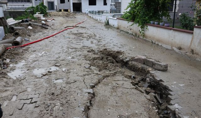 Şiddetli yağış sonrası meydana gelen hasarlar gideriliyor