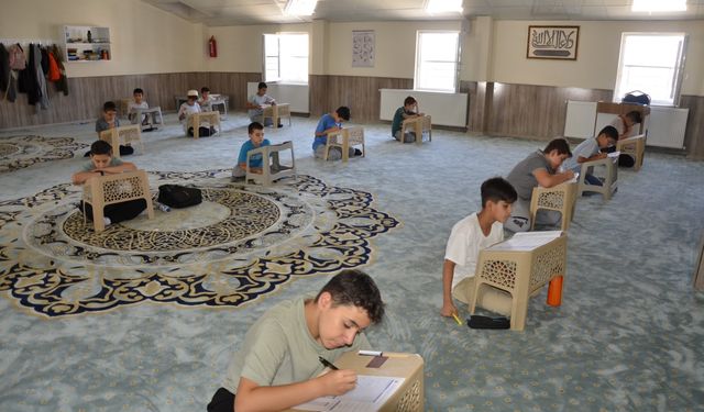 Hafızlık öğrencilerinin bilgileri ölçüldü