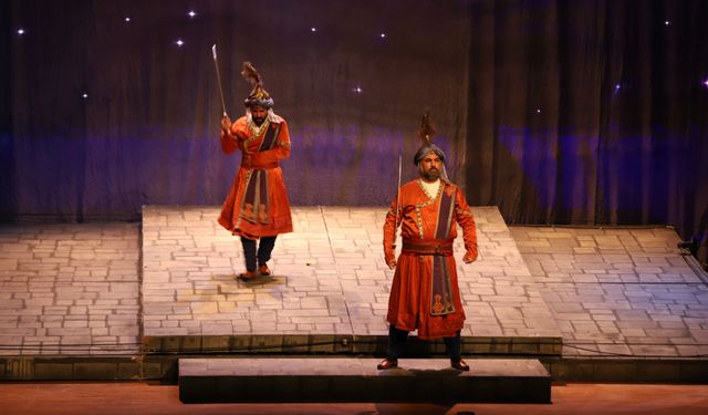 “Taj Mahal Muhafızları” oyunu NEVÜ’de sahnelendi