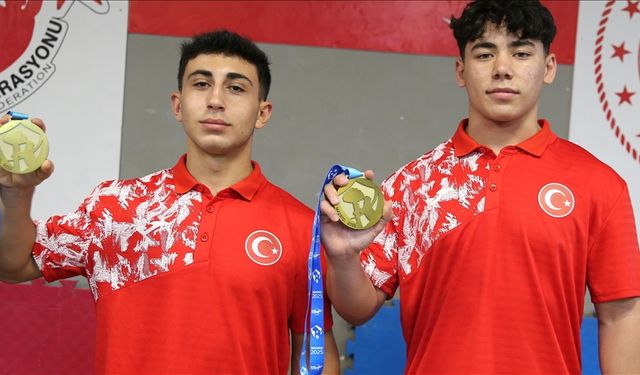 Milli halterciler, 5'i altın 6 madalyanın gururunu yaşıyor