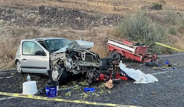 Nevşehir’de tarım aracı ile otomobil çarpıştı: 1 ölü, 4 yaralı