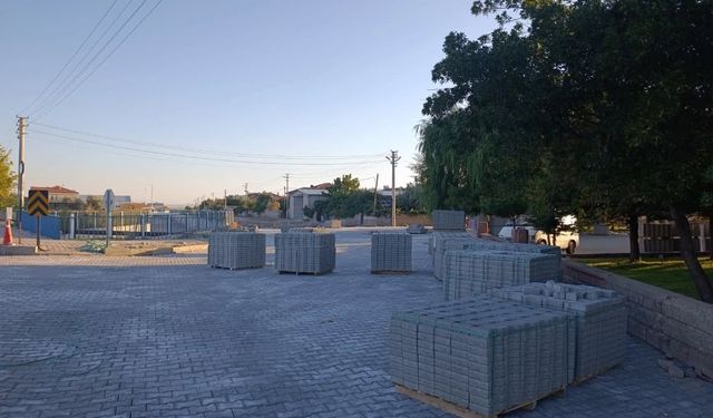 Derinkuyu’da yollar parke taşıyla kaplanıyor