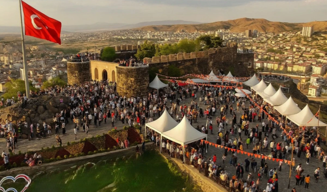 Festivalde bugün hangi etkinlikler var?