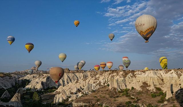 Kapadokya'da balon turlarına sağanak engeli