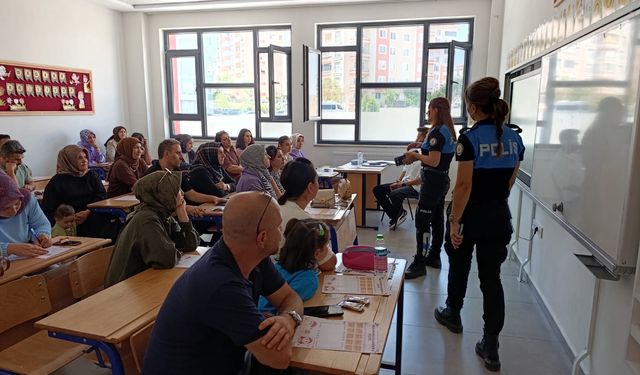 Nevşehir polisinden velilere dijital güvenlik eğitimi