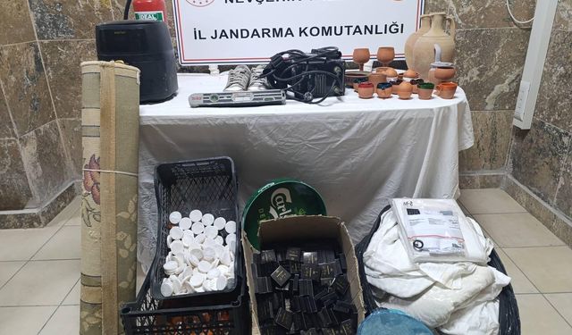 Kapısını kırdıkları otelden eşya çalan 3 kişi yakalandı