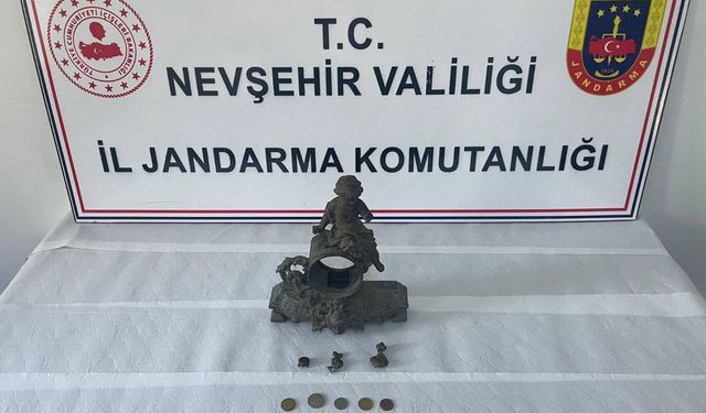 Satmaya çalıştığı tarihi eserlerle suçüstü yakalandı