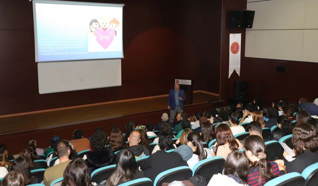 “Sevginin Anatomisi” seminerine yoğun ilgi