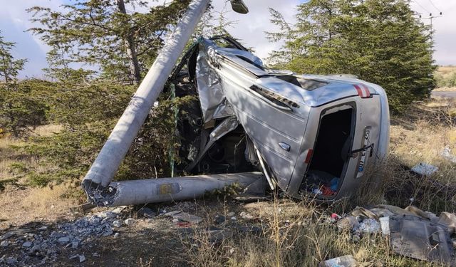 Nevşehir’de otomobil direğe çarptı: 1 yaralı