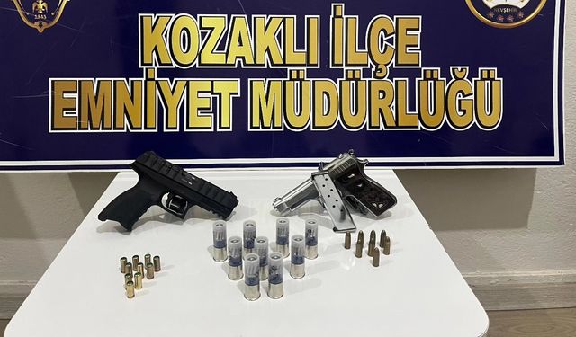 Alkollü sürücünün aracında ruhsatsız tabanca yakalandı