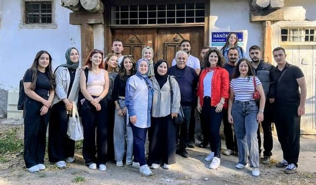 Öğrenciler kerpiç evlerin mimari özelliklerini inceledi
