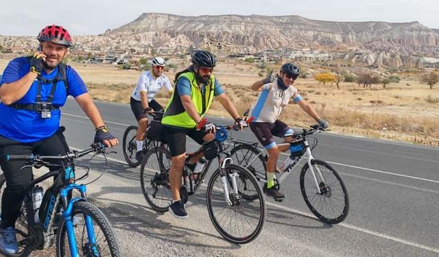 Bursa ve Kayseri’den gelen bisikletçiler Kapadokya’yı gezdi