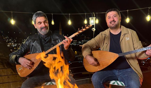 Emre Çalışkan ve Uğur Işılak’tan türkü dolu Kapadokya gecesi
