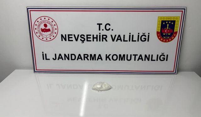 Zehir taciri kıskıvrak yakalandı