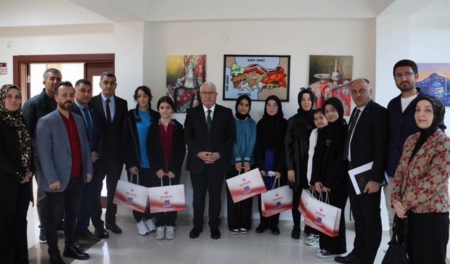 Dereceye giren öğrenciler ödüllerini aldı