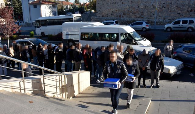 Üniversite öğrencisi çete lideri dahil 25 kişi tutuklandı