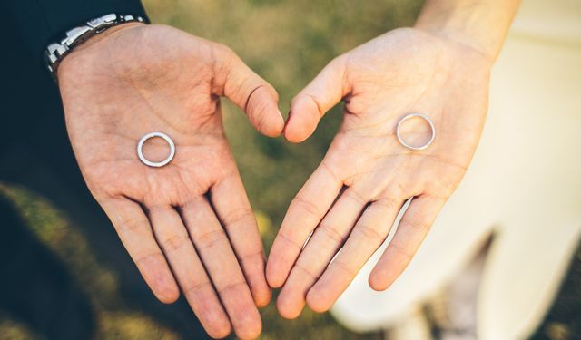 Karşı cinsin fotoğrafını beğenmek boşanma sebebi