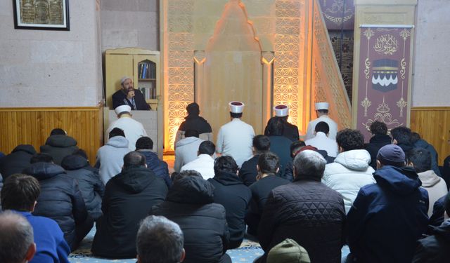 Ürgüplüler sabah namazında bir araya geldi