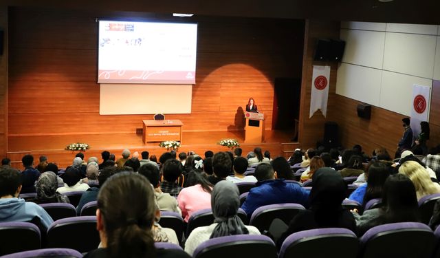 NEVÜ’de Fransa’da dil eğitimi ve staj fırsatları anlatıldı