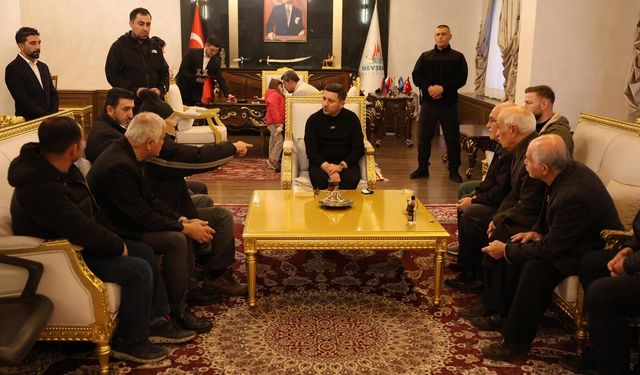 Başkan Arı halk gününde yoğun ilgi gördü