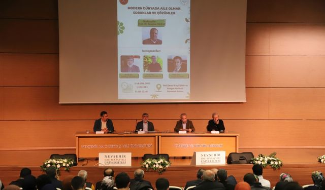 Dikkat çeken panel: “Modern Dünyada Aile olmak”