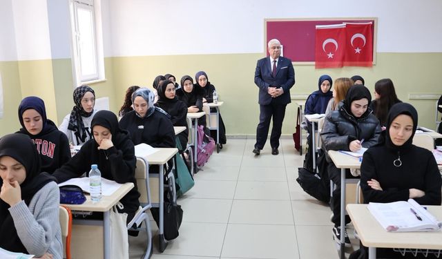 Millî Eğitim Müdürü Yazıcı’dan Diriliş Kız AİHL’ye ziyaret