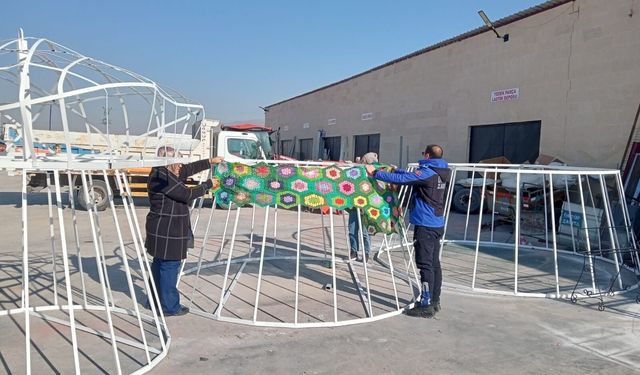 Ürgüp'te peri bacaları kadın emeğiyle renkleniyor