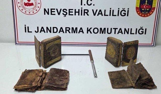 Nevşehir'de tarihi eser operasyonu: Tevrat ele geçirildi