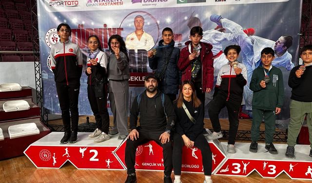 Nevşehirli karateciler 7 madalya ile döndü