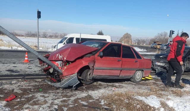 Ortahisar Kavşağında feci kaza: 5 yaralı