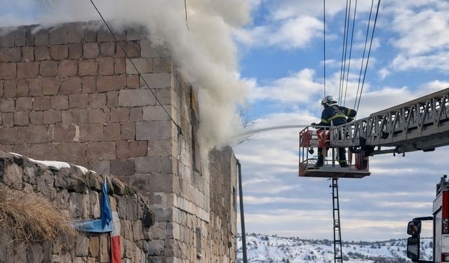 Ürgüp’te korkutan yangın: Ev kullanılamaz hale geldi