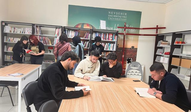 Eğitime büyük destek: NEVÜ’ye Japonca ve Almanca kitap bağışı