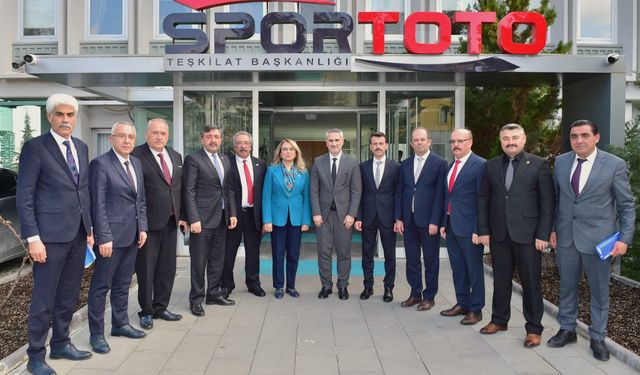 Avanos’a yarı olimpik yüzme havuzu müjdesi! İmzalar atıldı