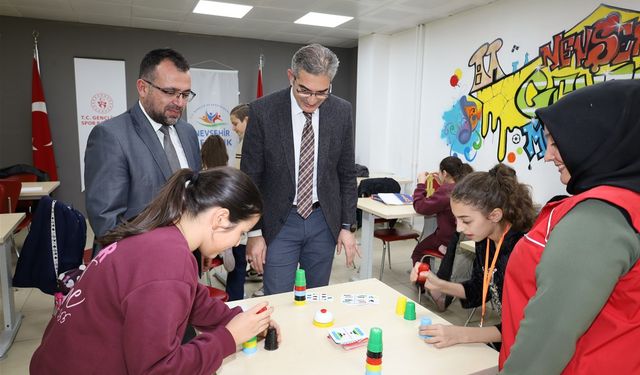 Çocuklar atölyede geleceğini şekillendiriyor