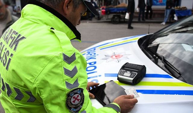 Trafik cezalarına rekor zam: Yeni düzenleme Resmi Gazete’de