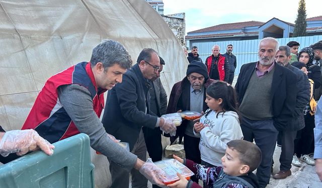 “Asrın felaketinden asrın dayanışmasıyla çıktık”