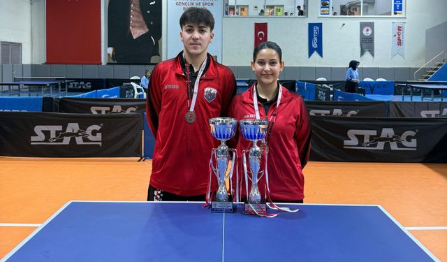 Kap-Off Nevşehir Masa Tenisi Takımından çifte şampiyonluk