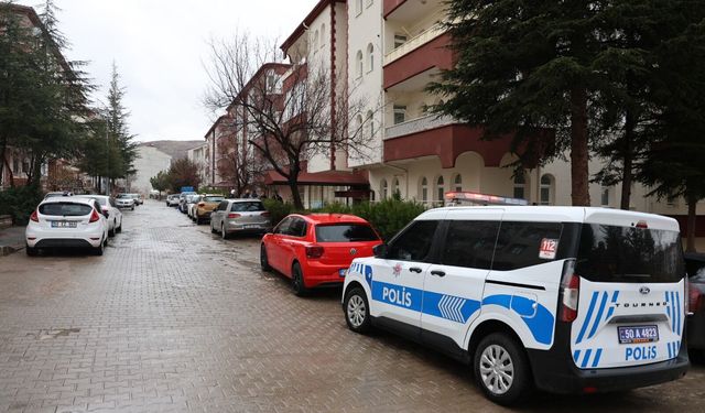 Boşanma aşamasındaki eşini bıçakladı, kazada yakalandı